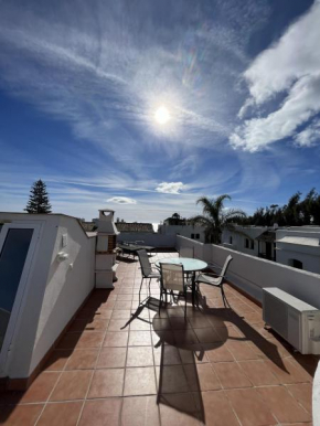 Estepona - Playa - Solárium con vistas a la piscina